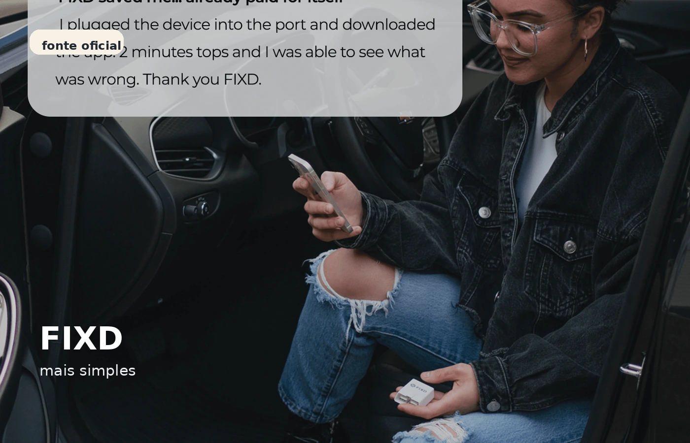 Imagem oficial do FIXD mostrando o sensor OBD2 e a interface do aplicativo no celular.